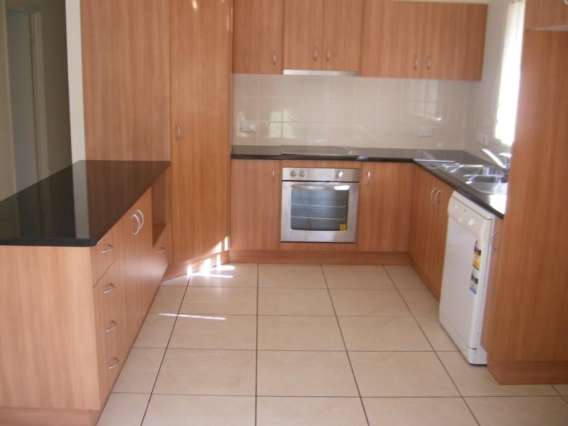 112 Drayton Tce, Wynnum QLD 4178