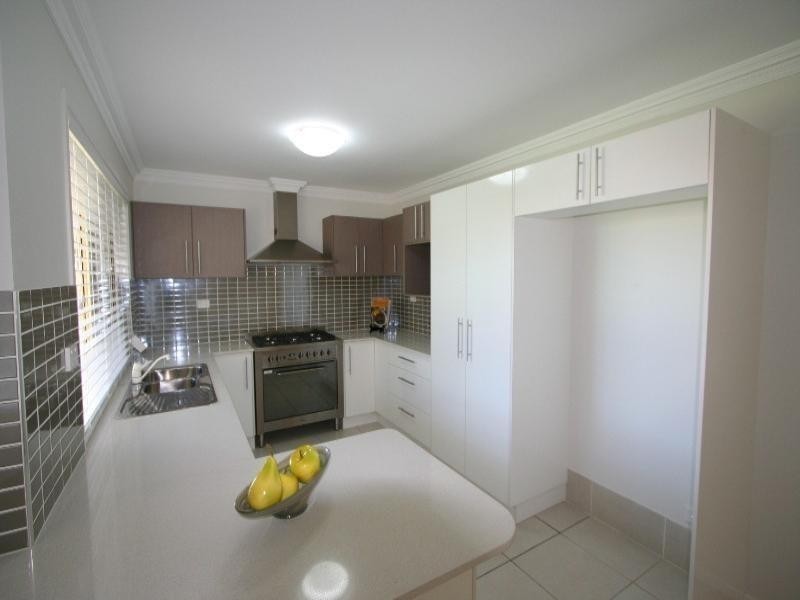 104 Randall Rd, Wynnum West QLD 4178