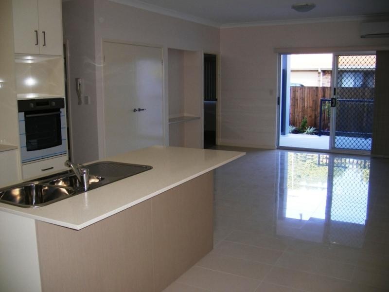 1/51 Dibar St, Wynnum QLD 4178