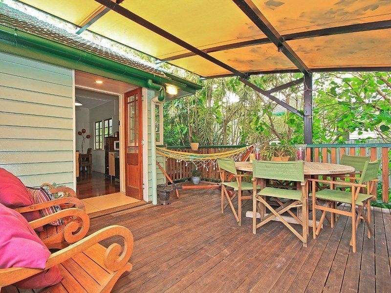 12 Milfoil St, Manly West QLD 4179