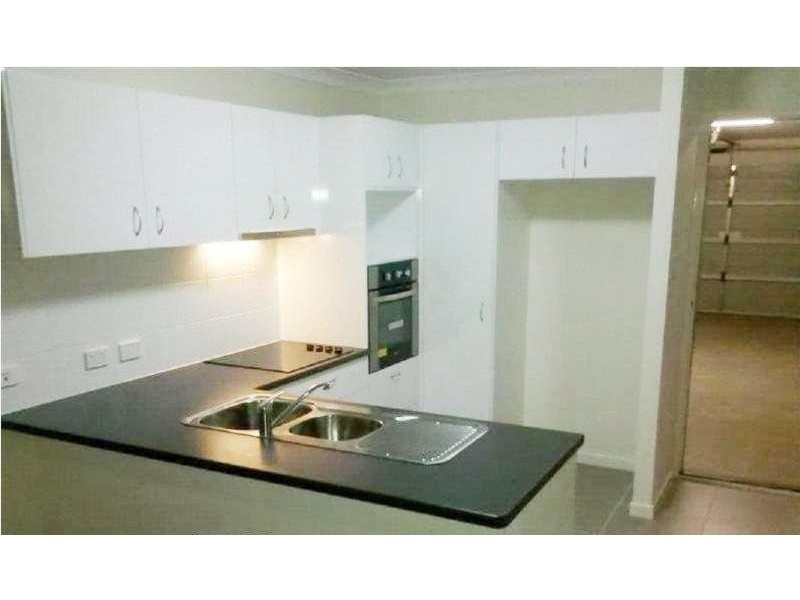1/3 Hutton Ave, Wynnum QLD 4178