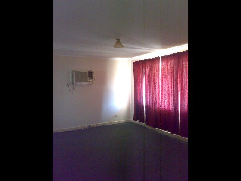 5 Paul  Ct, Christie Downs SA 5164