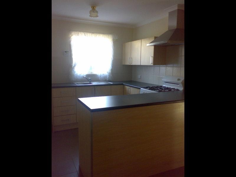 5 Paul  Ct, Christie Downs SA 5164