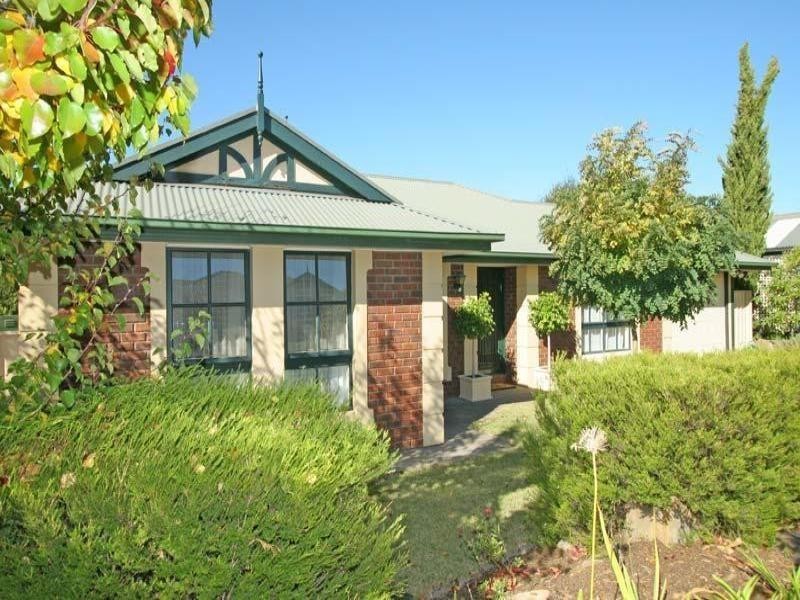 1 Excelsior Gr, Woodcroft SA 5162