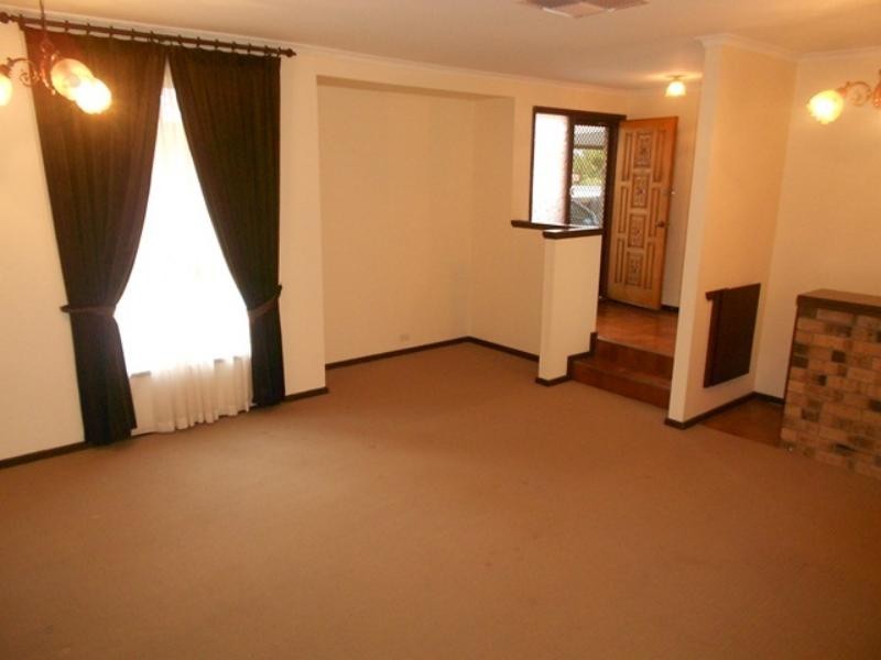 9 Warakila Rd, Sheidow Park SA 5158