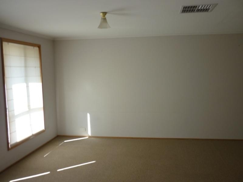 13A Latimer Cres, Trott Park SA 5158