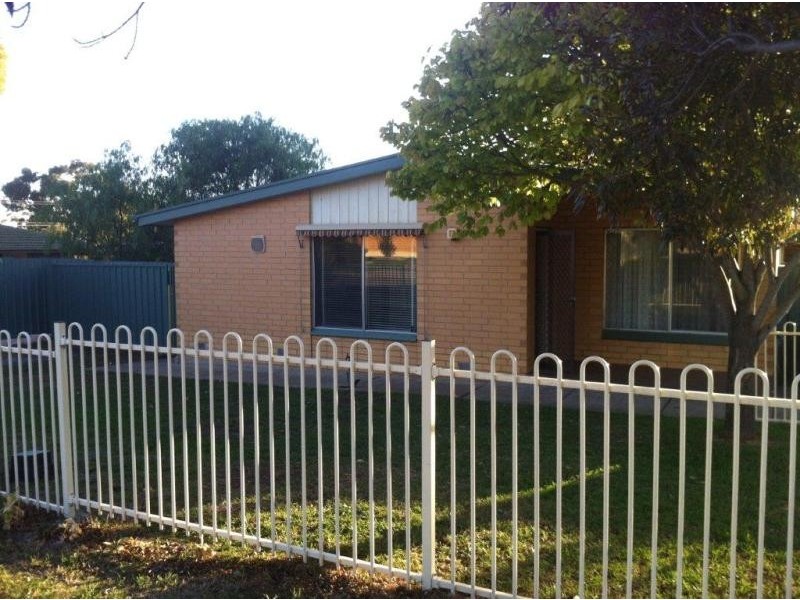 9 Isabella  Rd, Morphett Vale SA 5162