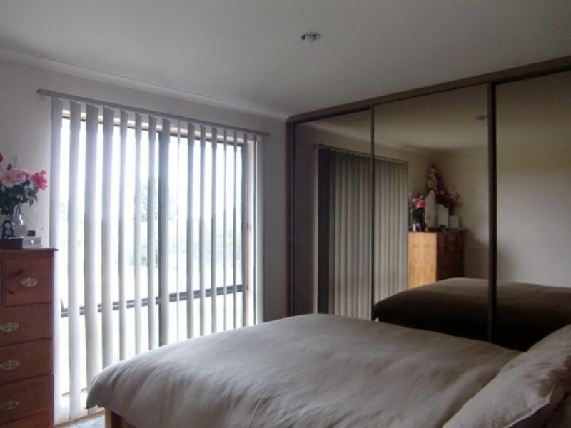 17 Andrew Ct, Aberfoyle Park SA 5159