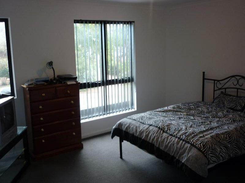 68 Kentwood Rd, Morphett Vale SA 5162