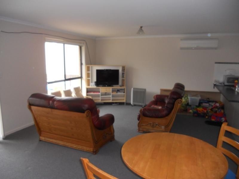 8 Kakadu Dr, Morphett Vale SA 5162