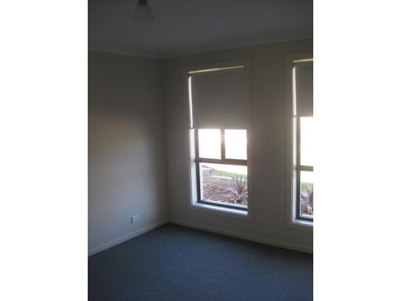 8 Kakadu Dr, Morphett Vale SA 5162