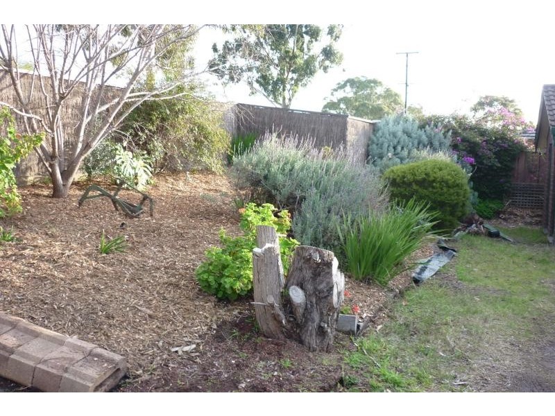 15 Windebanks  Rd, Aberfoyle Park SA 5159