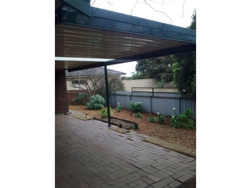 15 Windebanks  Rd, Aberfoyle Park SA 5159