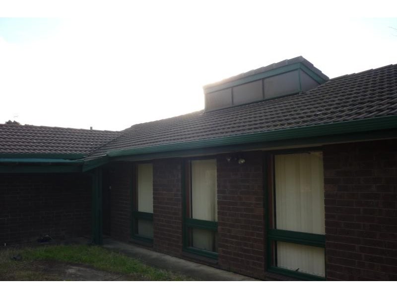 15 Windebanks  Rd, Aberfoyle Park SA 5159