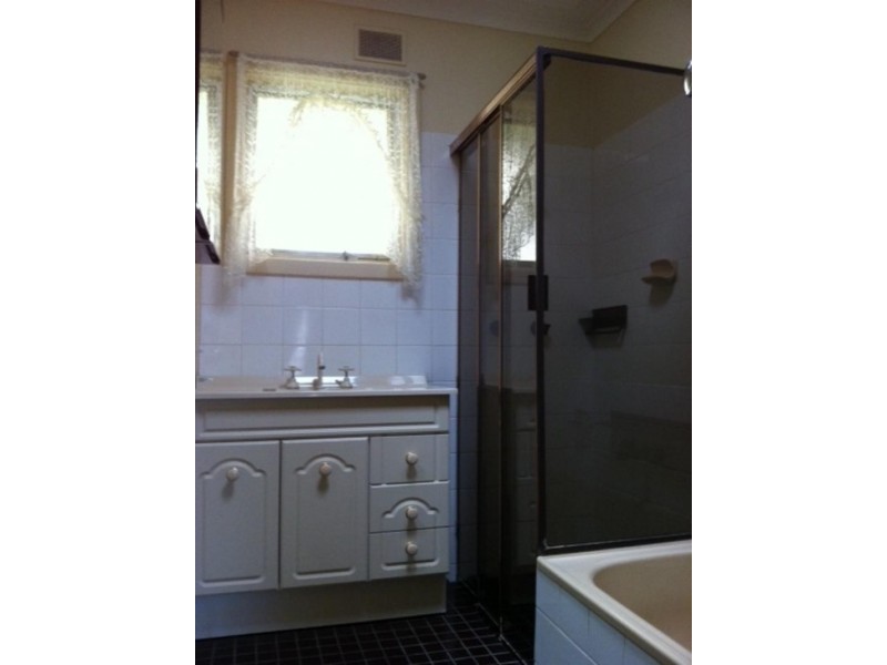 9 Donald Cres, Christie Downs SA 5164