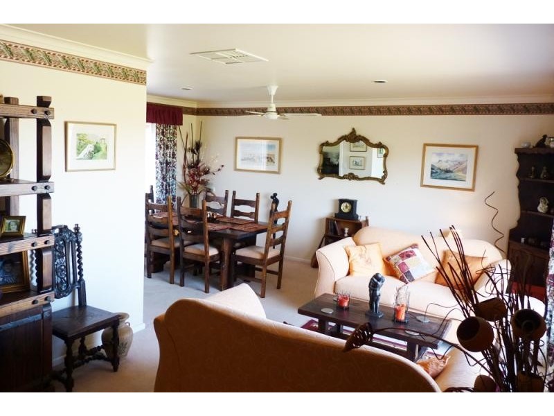 62  Coorabie Cres, Hallett Cove SA 5158