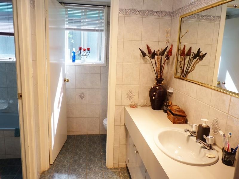 62  Coorabie Cres, Hallett Cove SA 5158