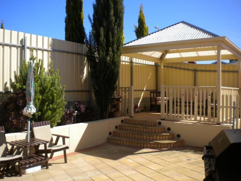 1 Redwood Cl, Noarlunga Downs SA 5168