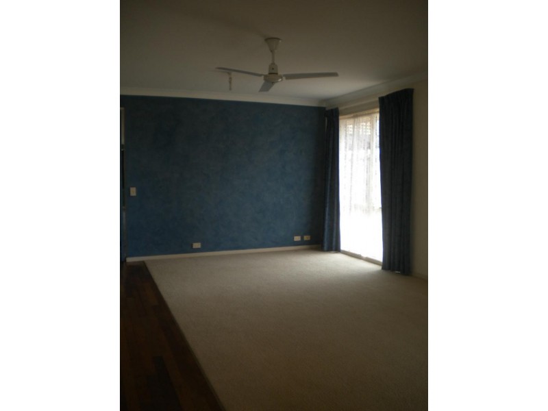 11 Churston Pl, Moana SA 5169