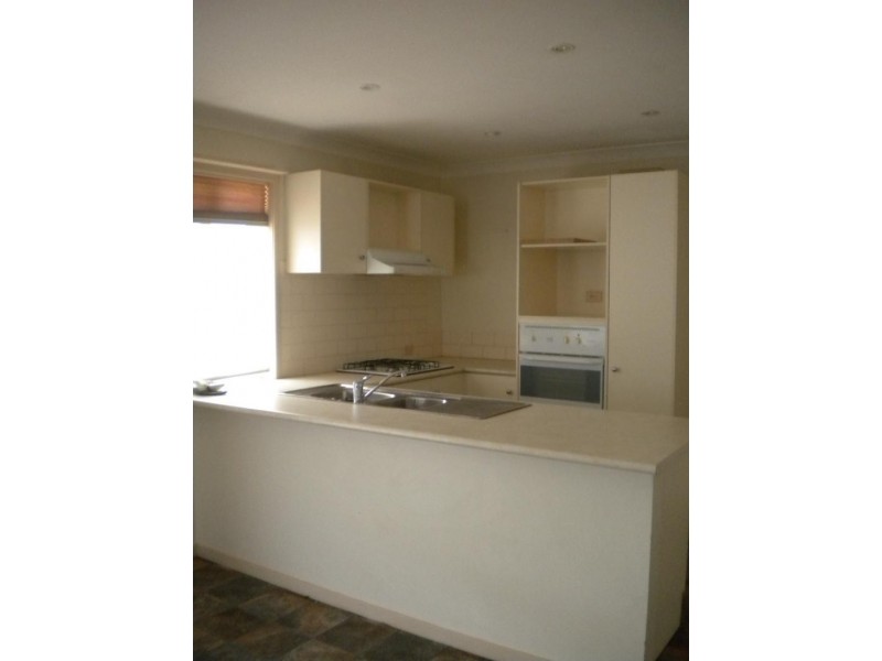 11 Churston Pl, Moana SA 5169