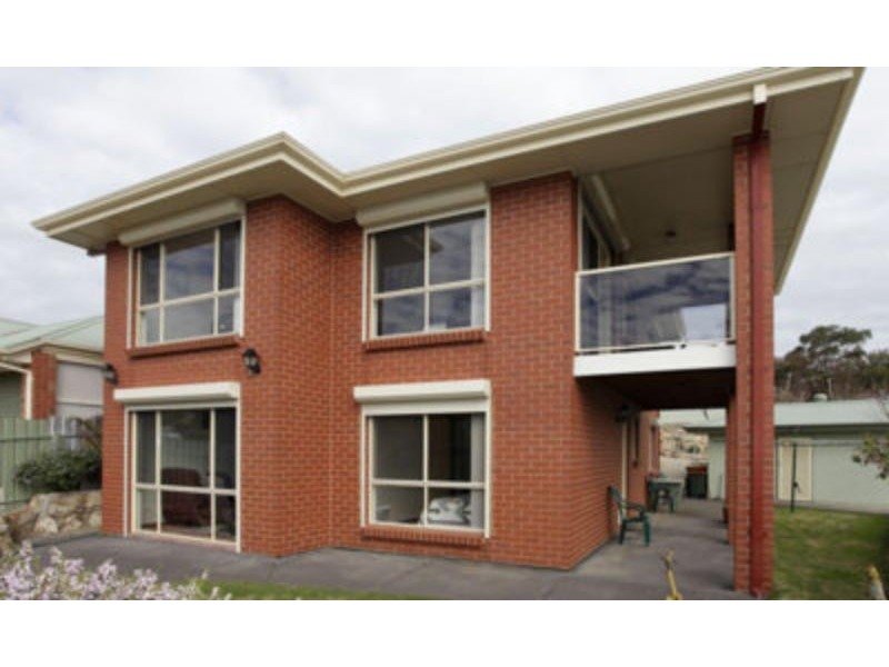 1  Barndoo  St, Hallett Cove SA 5158
