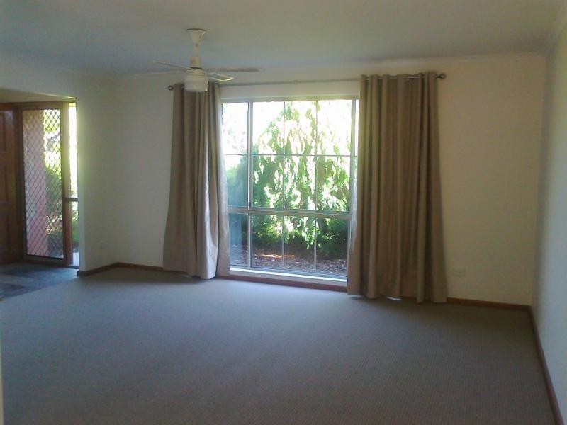 37 Whittaker Ave, Old Reynella SA 5161