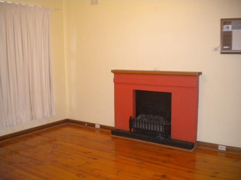 12 Ware St, Vale Park SA 5081