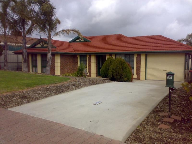81 Mawson Cct, Woodcroft SA 5162