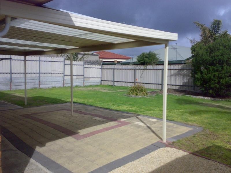 81 Mawson Cct, Woodcroft SA 5162