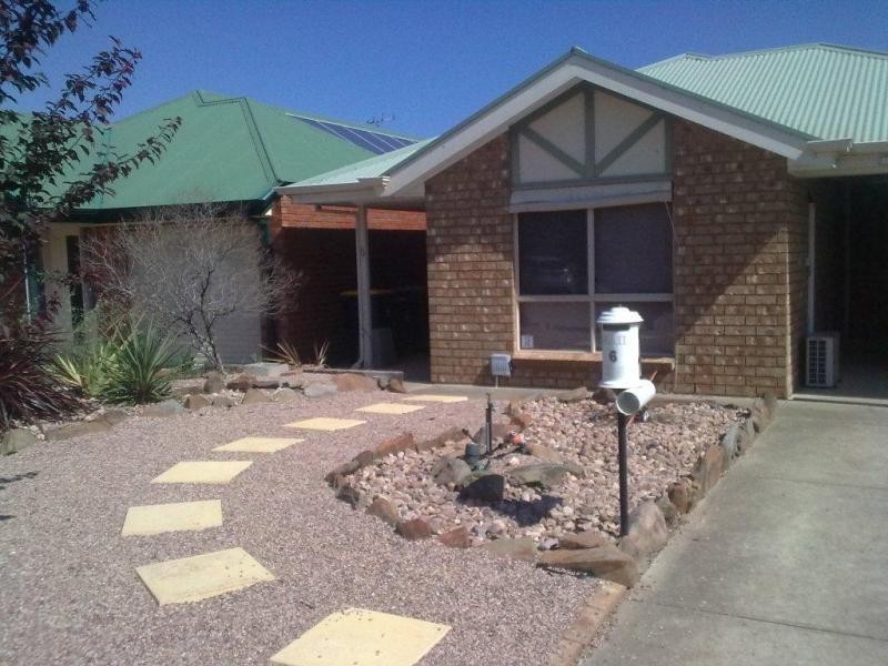 6 Phyllis Ct, Trott Park SA 5158