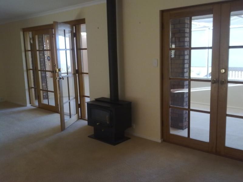 12 Ingomar Ct, Hallett Cove SA 5158