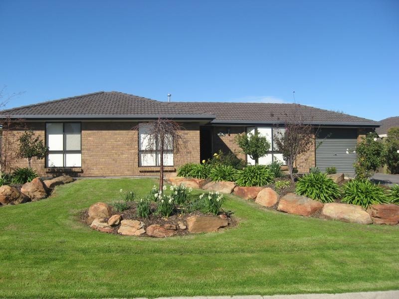 24 Fredrick Dr, Woodcroft SA 5162