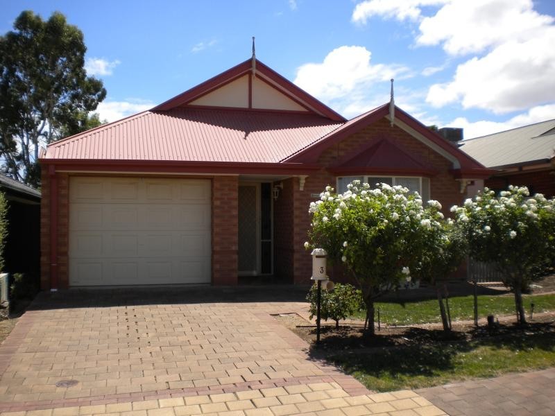3 Topaz Cl, Woodcroft SA 5162