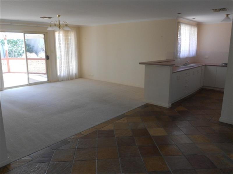 3 Topaz Cl, Woodcroft SA 5162