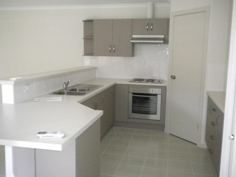 18 Guy St, Christie Downs SA 5164