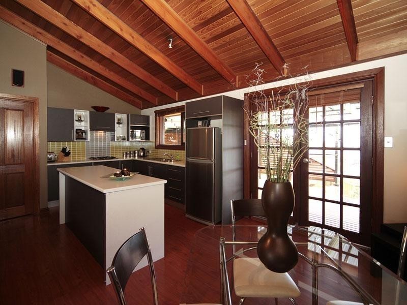 15 Kurrambi Cres, Hallett Cove SA 5158