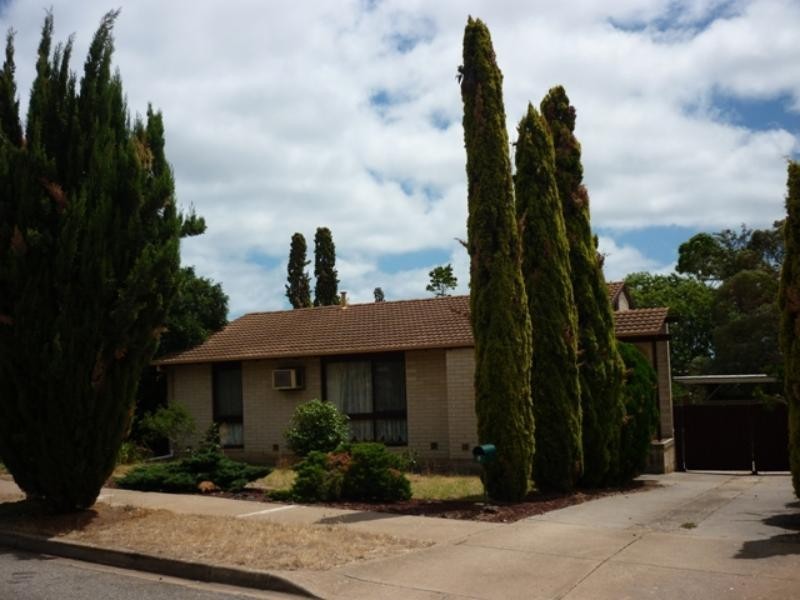 5 Regis Cres, Christie Downs SA 5164