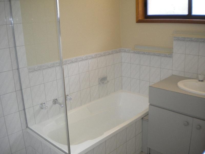 17 Dorita Ct, Woodcroft SA 5162