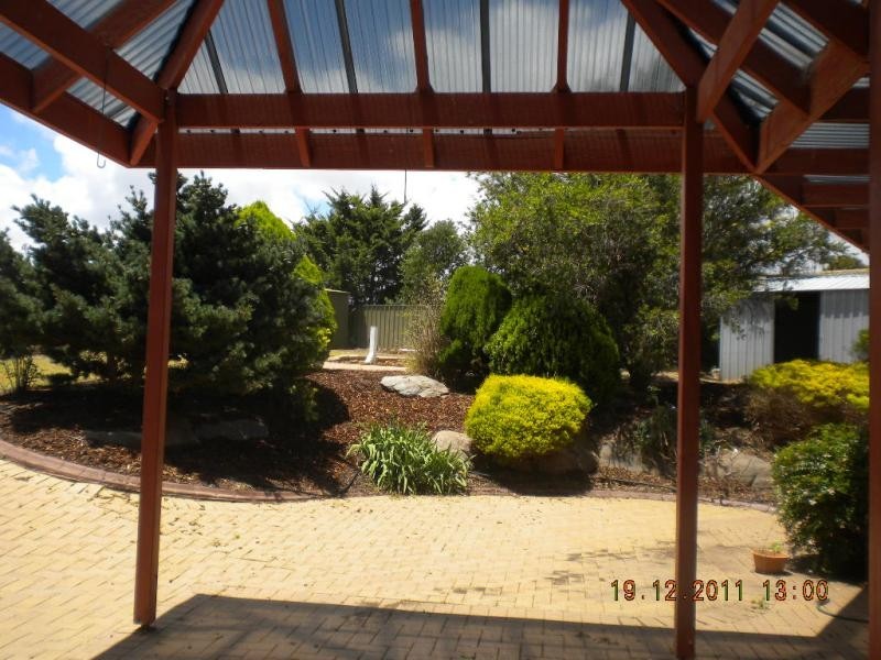 37 Moor Cres, Hallett Cove SA 5158