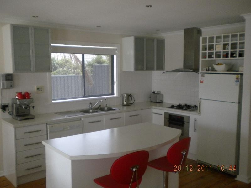 8 Gretel Cres, Hallett Cove SA 5158