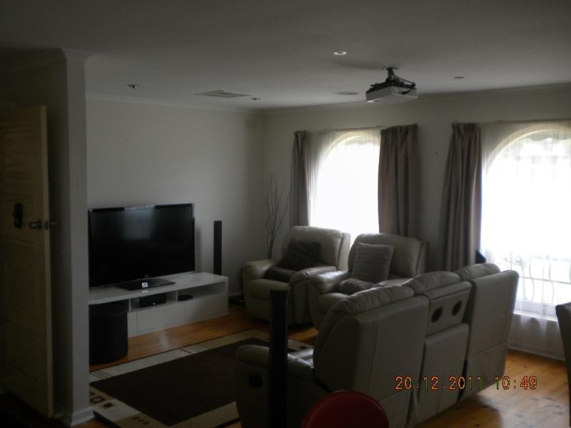 8 Gretel Cres, Hallett Cove SA 5158