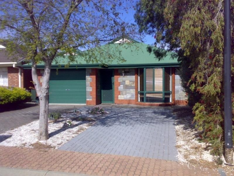 12 Spruce Ave, Seaford SA 5169