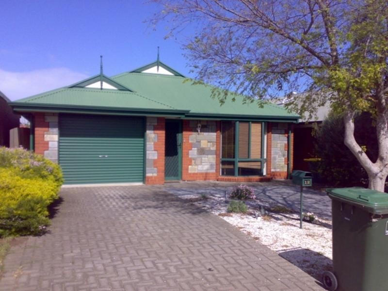 12 Spruce Ave, Seaford SA 5169