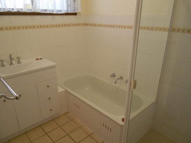24 Torrens St, Happy Valley SA 5159