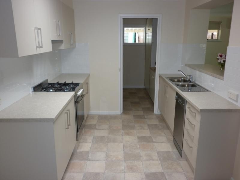 18 Beverley St, Morphett Vale SA 5162