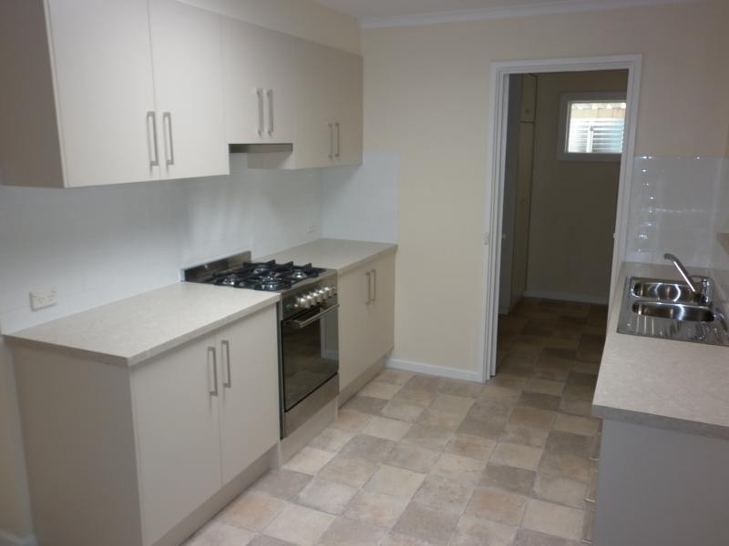 18 Beverley St, Morphett Vale SA 5162