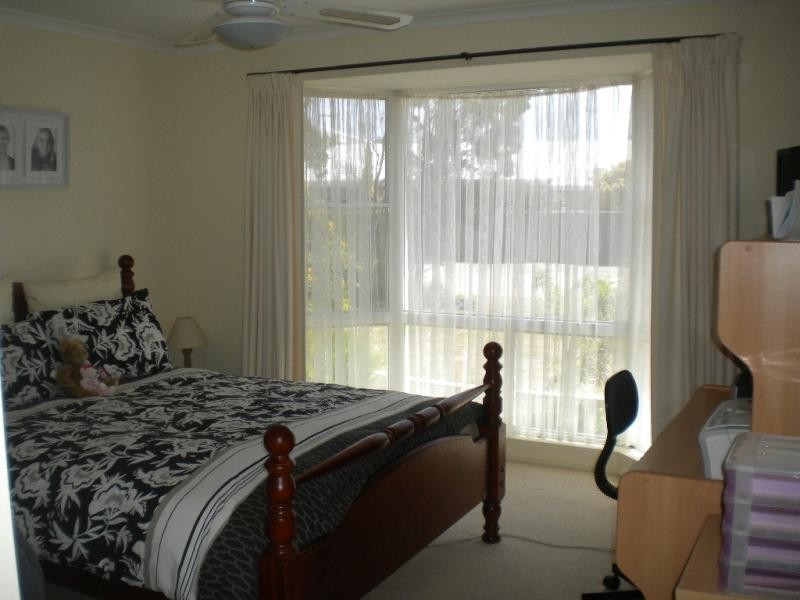 9 Canada  Ct, North Haven SA 5018