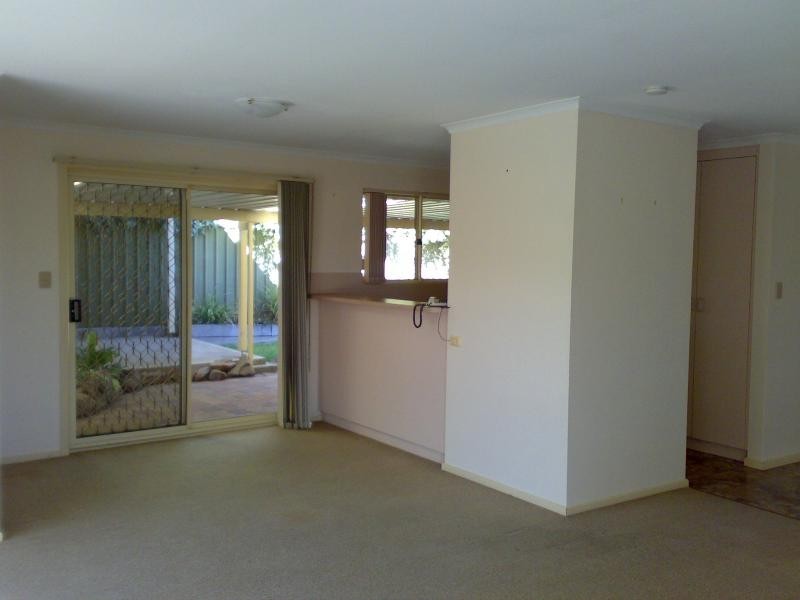 12 Barossa Way, Woodcroft SA 5162