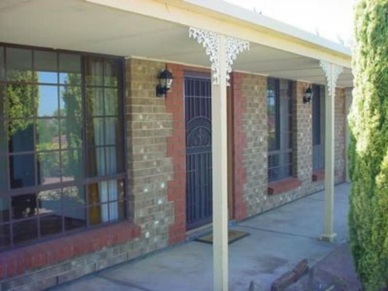 13 Hele Cres, Trott Park SA 5158
