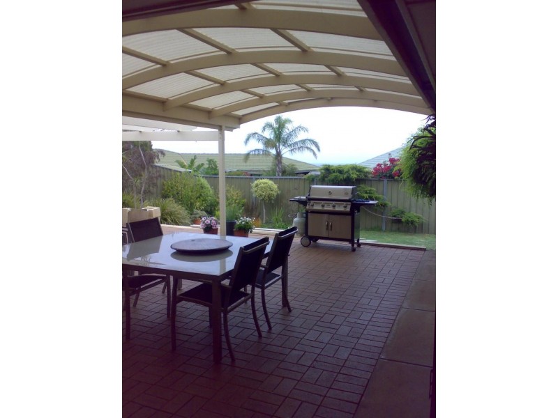 12 Lepena  Cres, Hallett Cove SA 5158